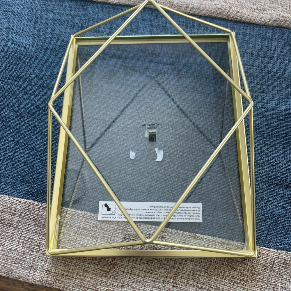 Umbro Gold Geometric Frame - Picture 4 of 4